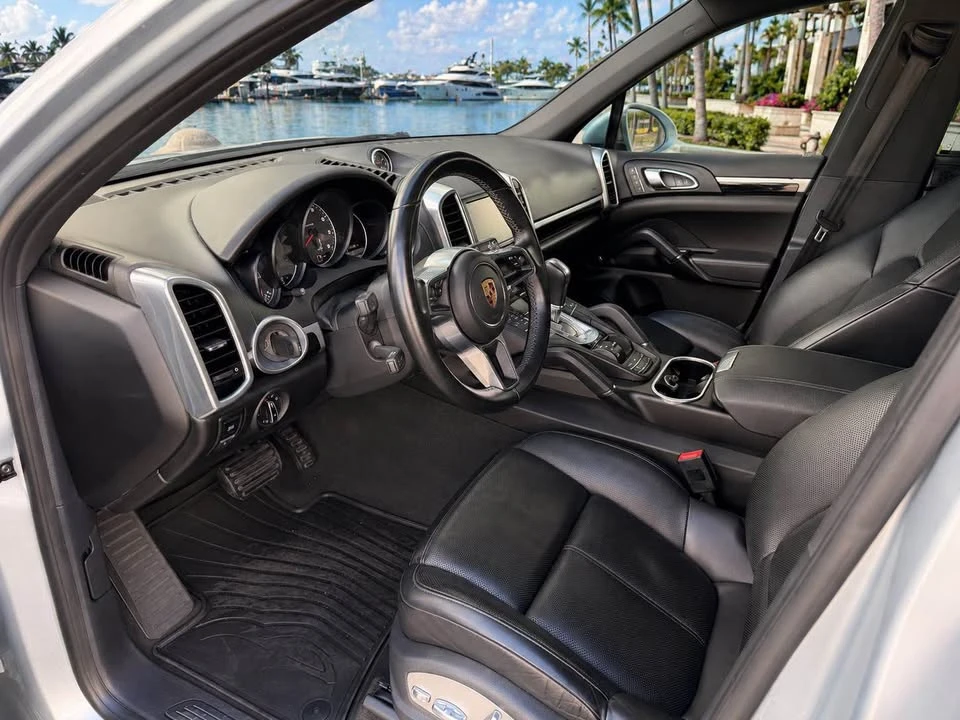 2016 Porsche 958 Cayenne S - Image 7 of 16