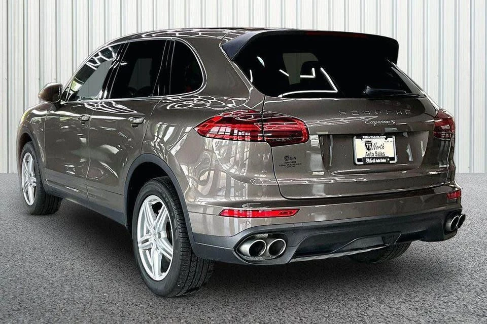 2016 Porsche 958 Cayenne S - Image 2 of 14
