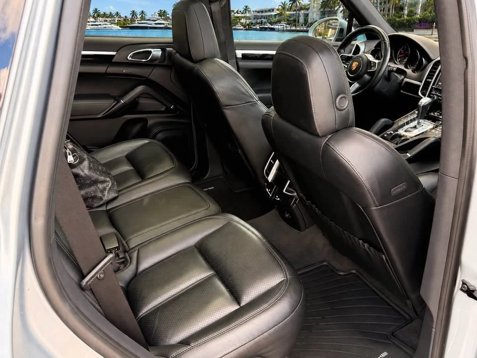 2016 Porsche 958 Cayenne S - Image 11 of 16