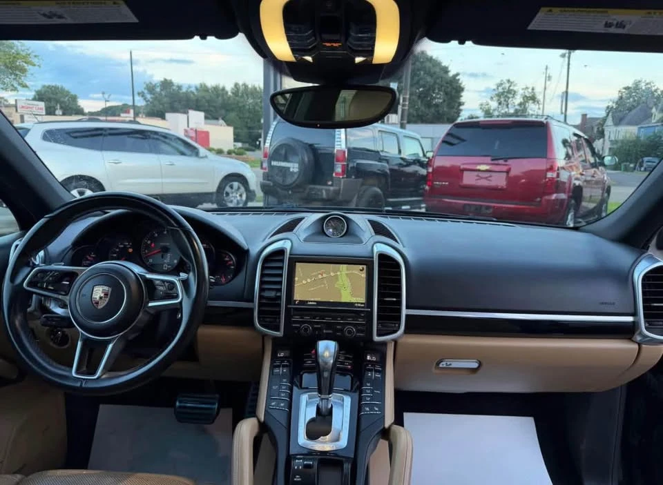 2016 Porsche 958 Cayenne S - Image 8 of 10