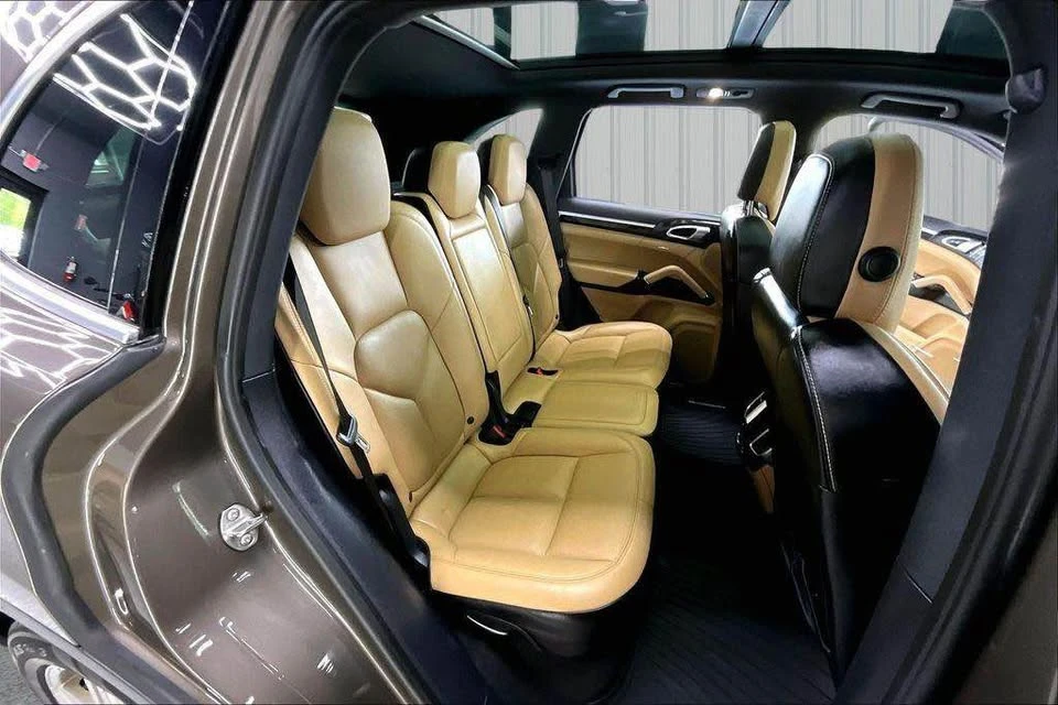 2016 Porsche 958 Cayenne S - Image 11 of 14