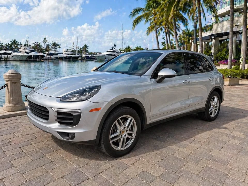 2016 Porsche 958 Cayenne S - Image 3 of 16