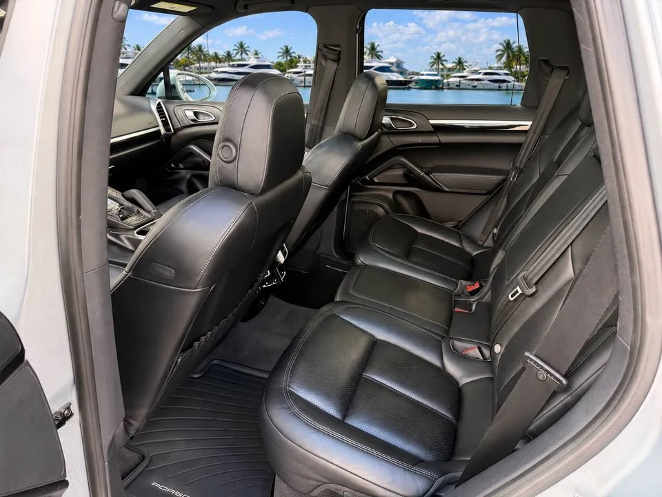2016 Porsche 958 Cayenne S - Image 10 of 16