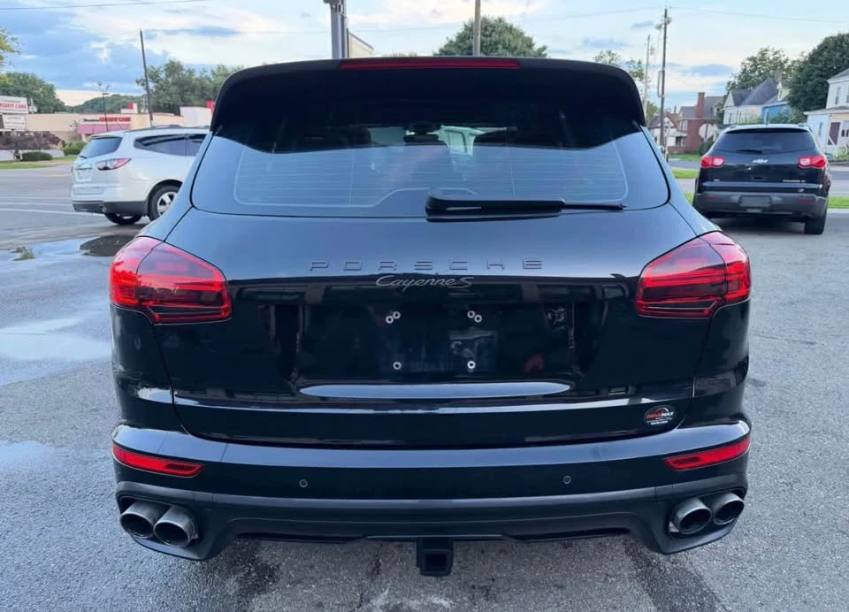 2016 Porsche 958 Cayenne S - Image 4 of 10