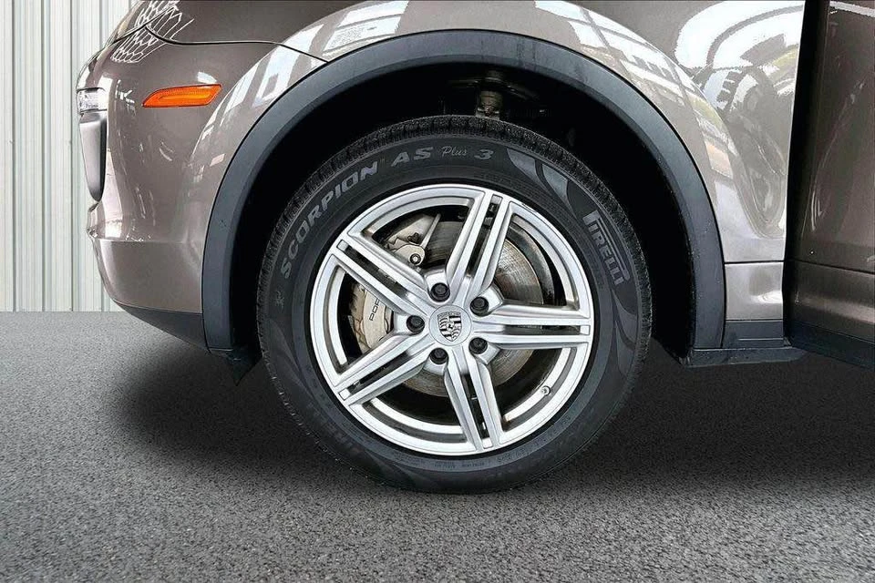 2016 Porsche 958 Cayenne S - Image 3 of 14