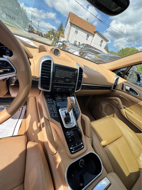 2016 Porsche 958 Cayenne S - Image 11 of 12