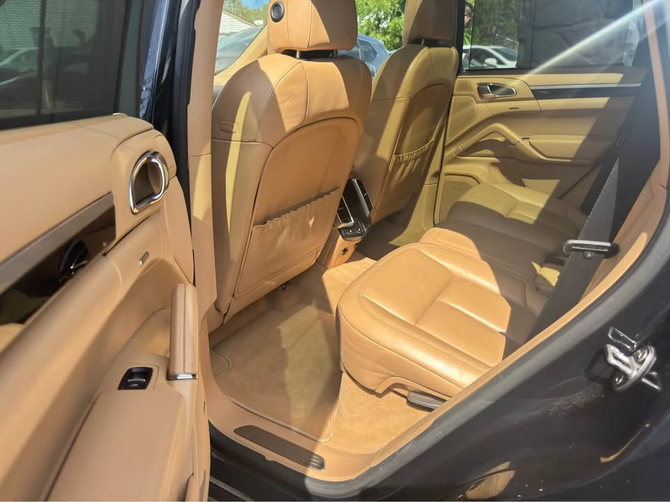 2016 Porsche 958 Cayenne S - Image 7 of 12