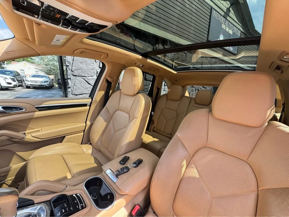 2016 Porsche 958 Cayenne S - Image 9 of 12