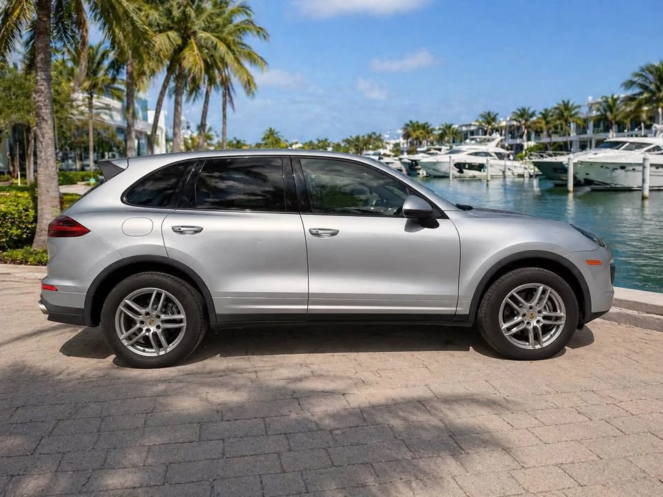 2016 Porsche 958 Cayenne S - Image 4 of 16