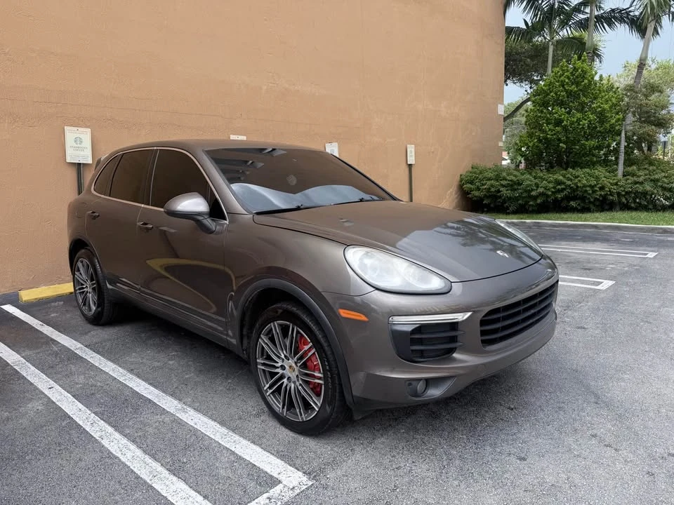 2016 Porsche 958 Cayenne S - Image 2 of 8