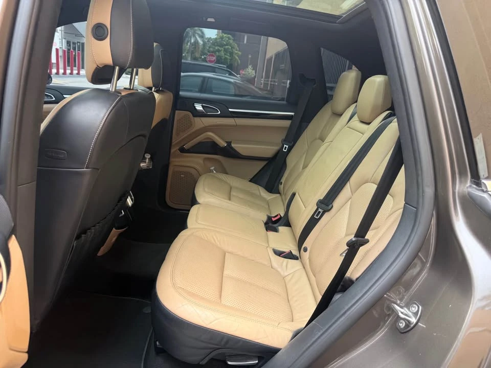 2016 Porsche 958 Cayenne S - Image 6 of 8