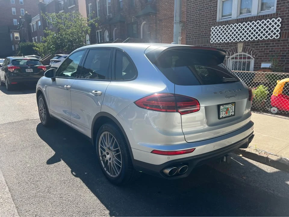 2016 Porsche 958 Cayenne S - Image 6 of 11