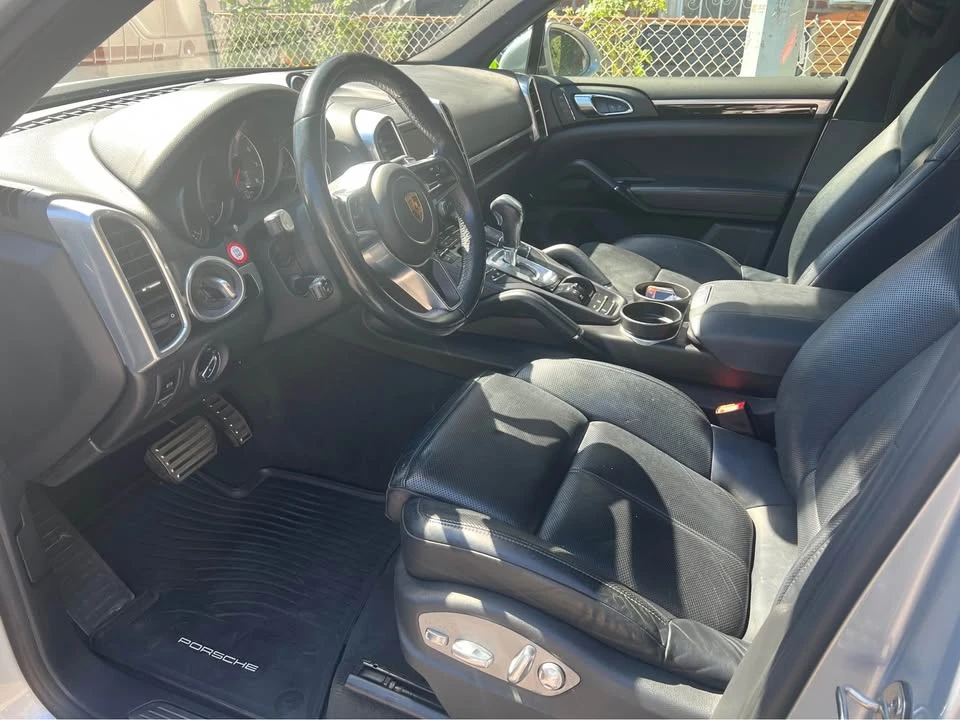 2016 Porsche 958 Cayenne S - Image 8 of 11