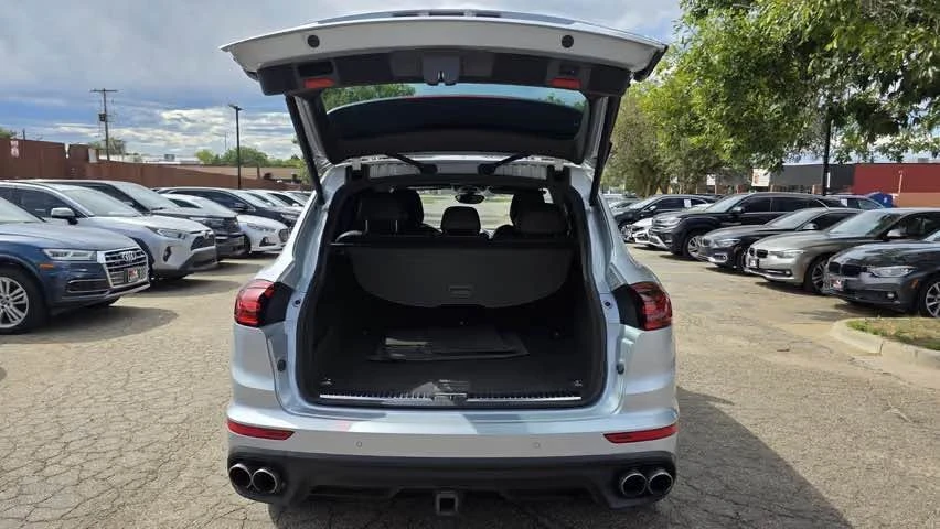 2016 Porsche 958 Cayenne S - Image 9 of 13