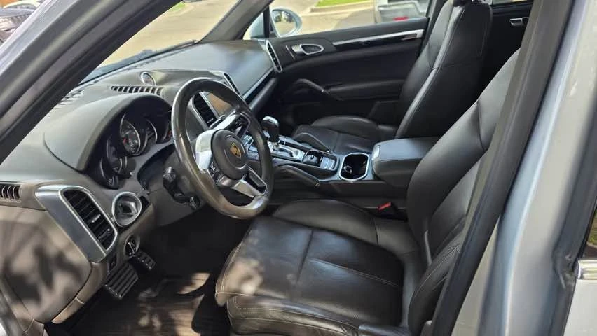 2016 Porsche 958 Cayenne S - Image 4 of 13