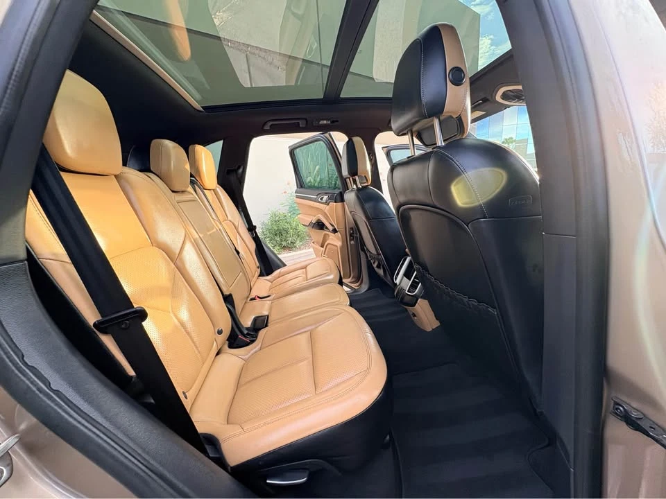2016 Porsche 958 Cayenne S - Image 16 of 20