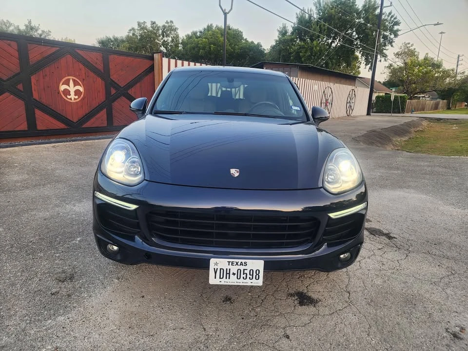 2016 Porsche 958 Cayenne S - Image 3 of 18