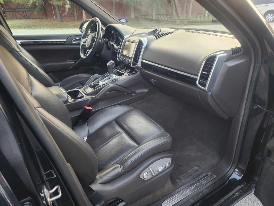 2016 Porsche 958 Cayenne S - Image 13 of 18