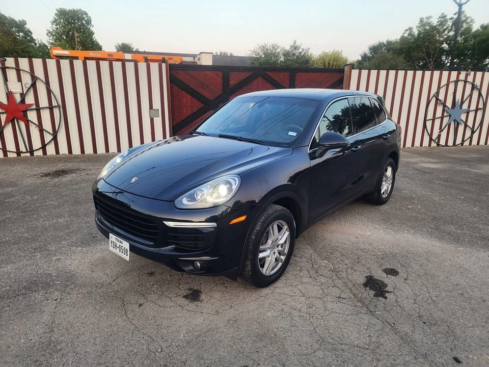 2016 Porsche 958 Cayenne S - Image 10 of 18