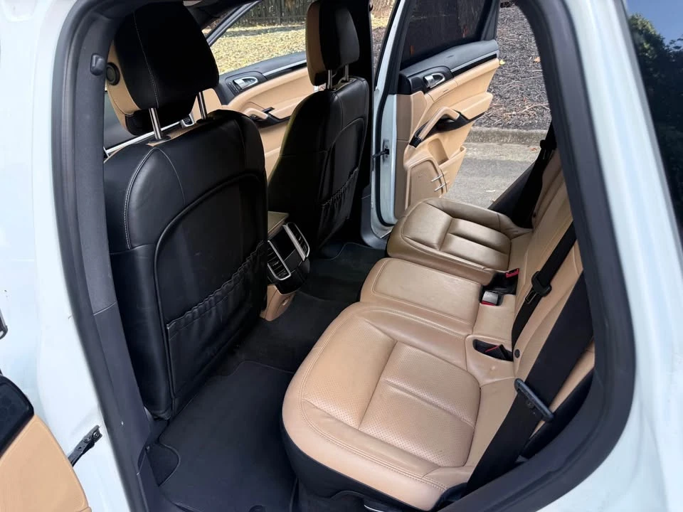 2016 Porsche 958 Cayenne S - Image 11 of 20