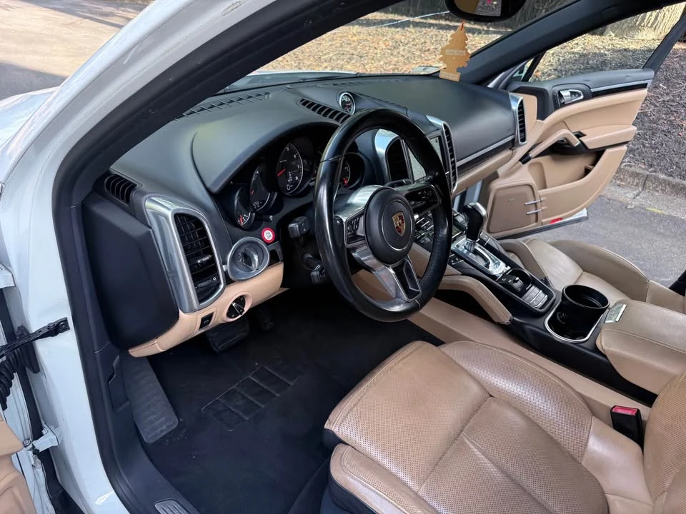 2016 Porsche 958 Cayenne S - Image 17 of 20