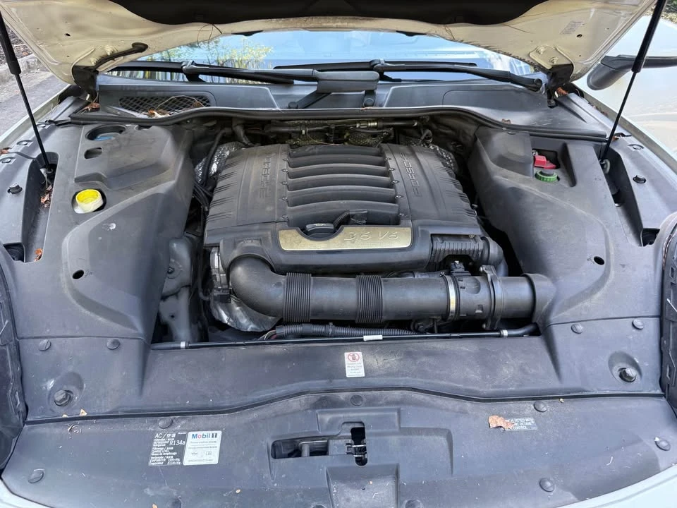 2016 Porsche 958 Cayenne S - Image 13 of 20