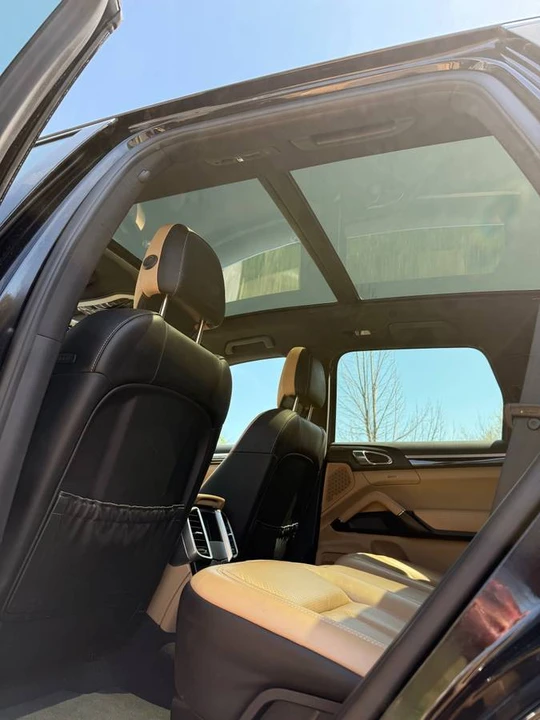 2016 Porsche 958 Cayenne S - Image 16 of 24