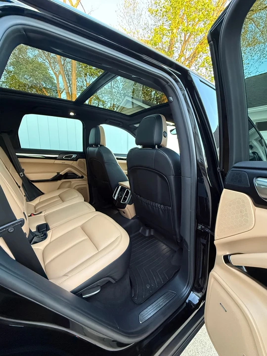 2016 Porsche 958 Cayenne S - Image 11 of 17