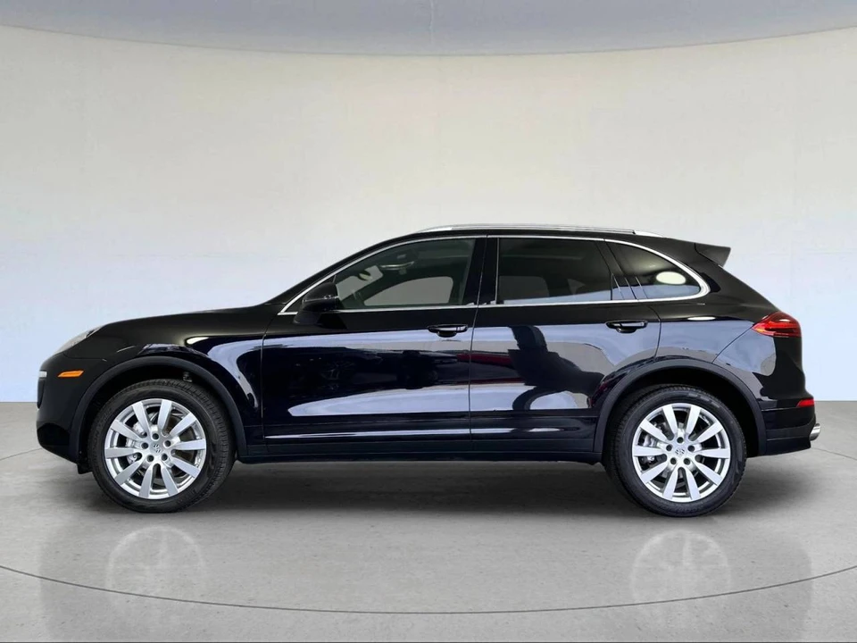 2016 Porsche 958 Cayenne S - Image 2 of 5