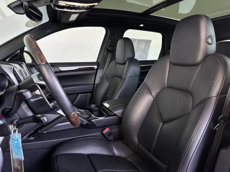 2016 Porsche 958 Cayenne S - Image 5 of 5