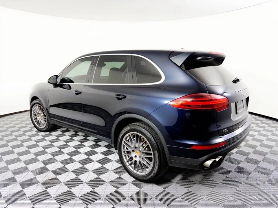 2016 Porsche 958 Cayenne S - Image 3 of 5