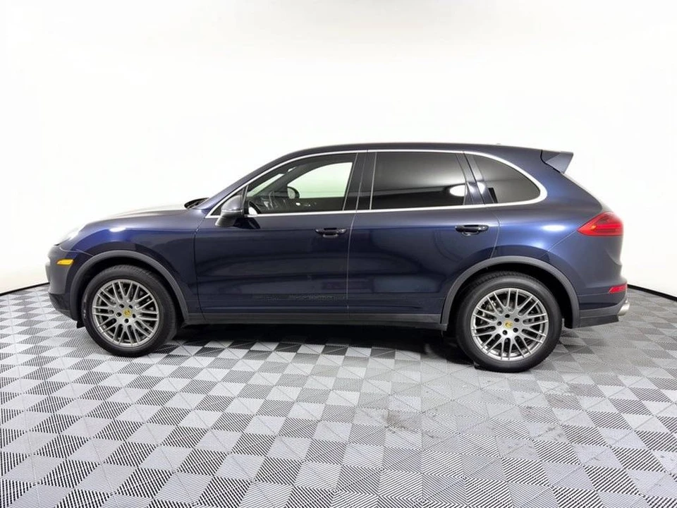 2016 Porsche 958 Cayenne S - Image 2 of 5