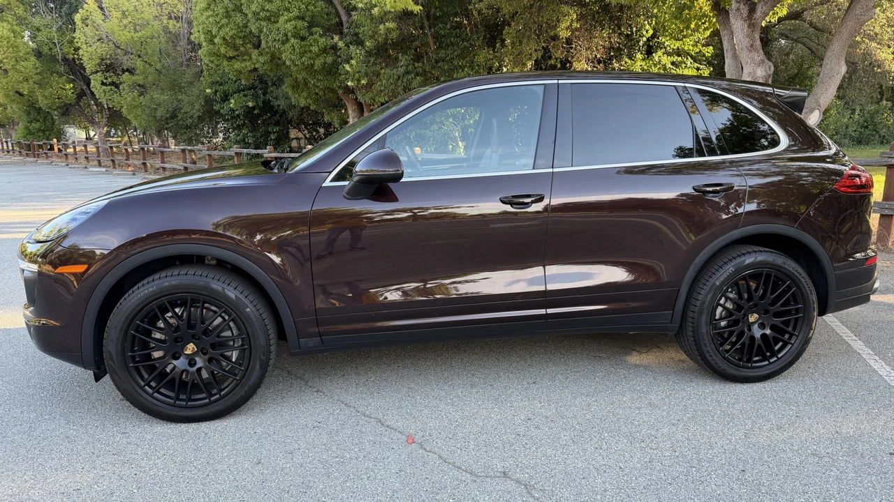 2016 Porsche 958 Cayenne S - Image 16 of 31