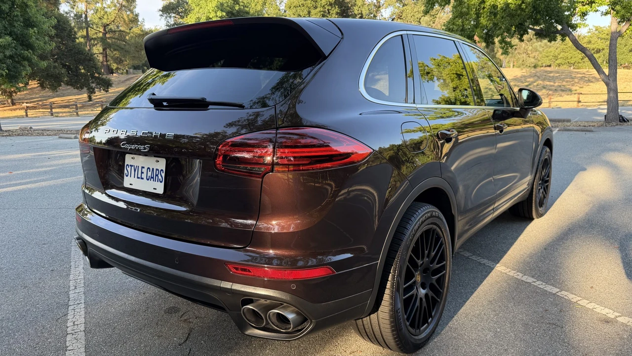 2016 Porsche 958 Cayenne S - Image 20 of 31