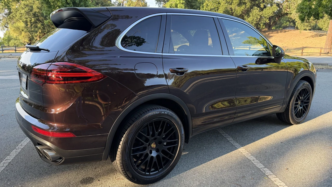 2016 Porsche 958 Cayenne S - Image 21 of 31