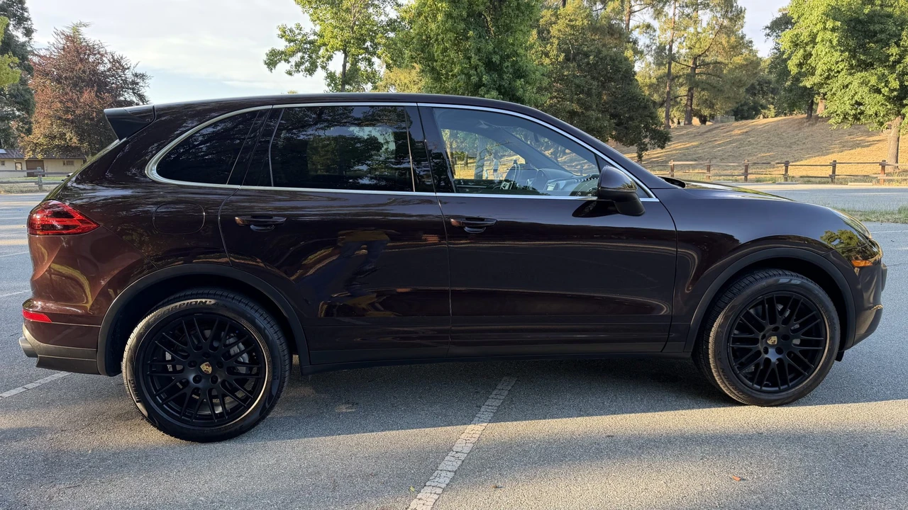 2016 Porsche 958 Cayenne S - Image 22 of 31