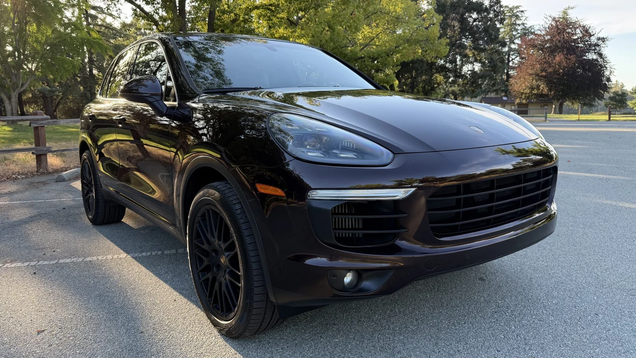 2016 Porsche 958 Cayenne S - Image 24 of 31