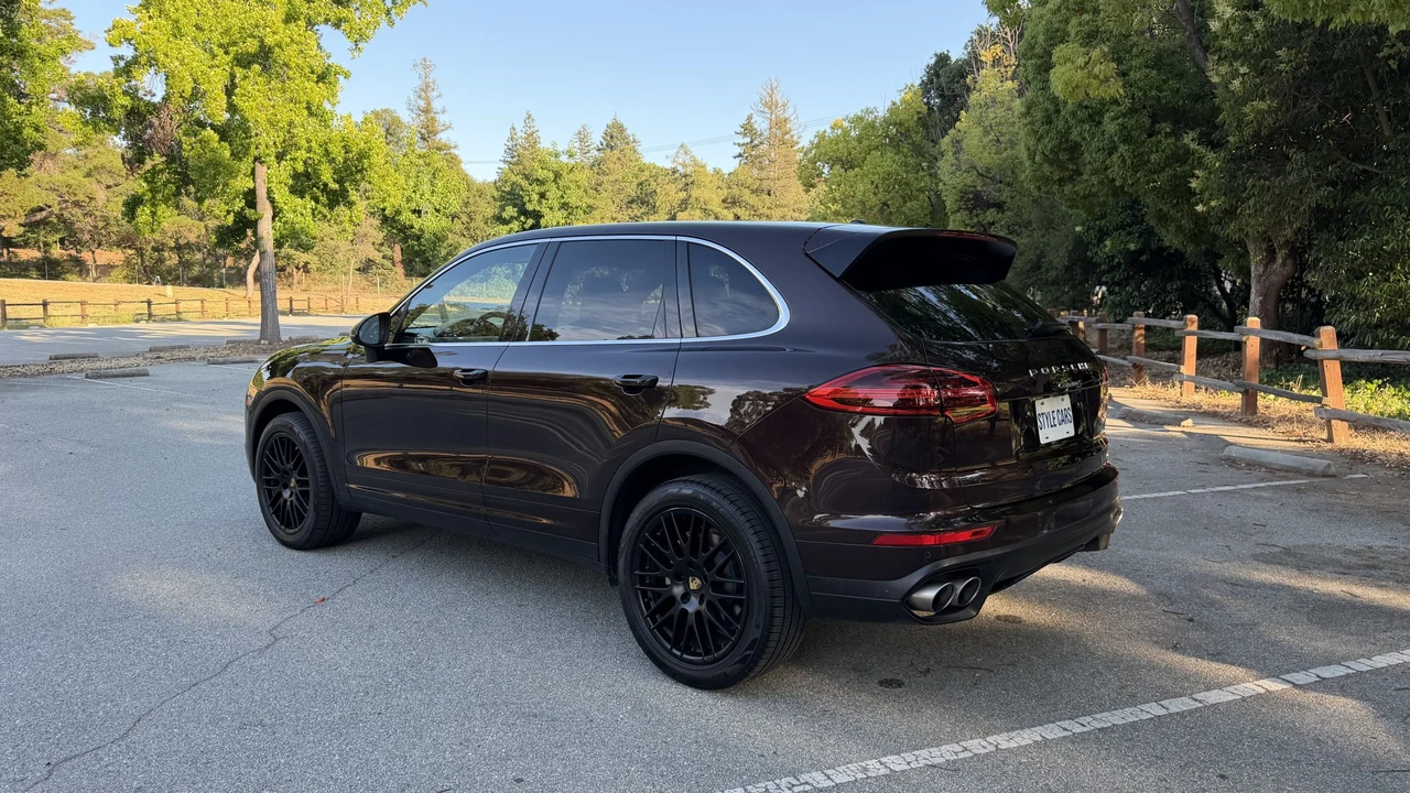 2016 Porsche 958 Cayenne S - Image 5 of 31
