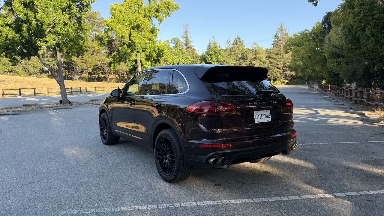 2016 Porsche 958 Cayenne S - Image 6 of 31