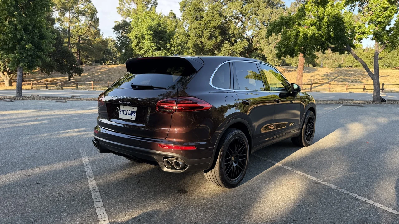 2016 Porsche 958 Cayenne S - Image 8 of 31