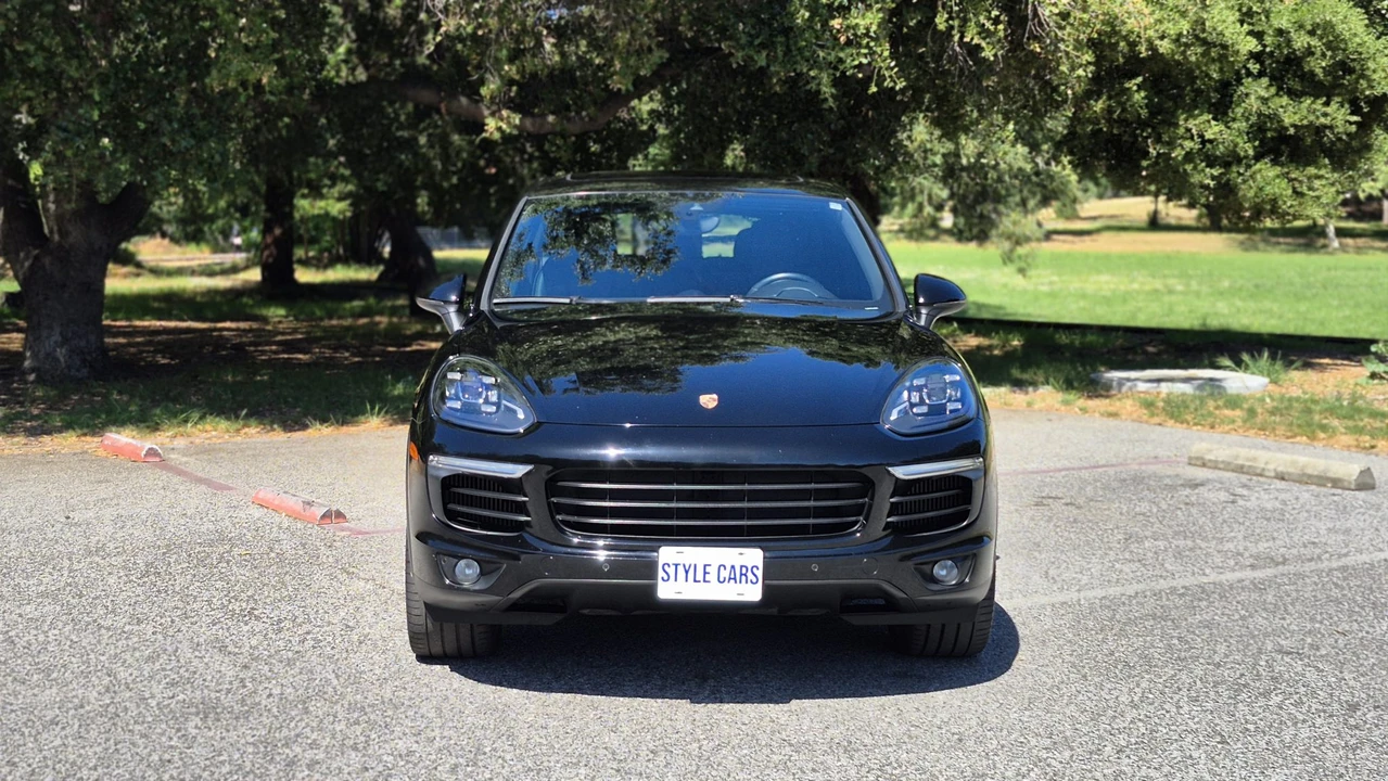 2016 Porsche 958 Cayenne S - Image 2 of 31