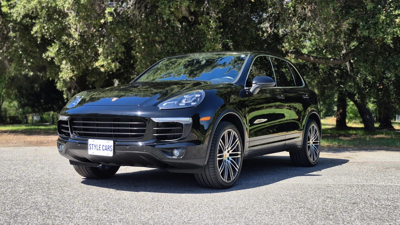 2016 Porsche 958 Cayenne S - Image 8 of 31