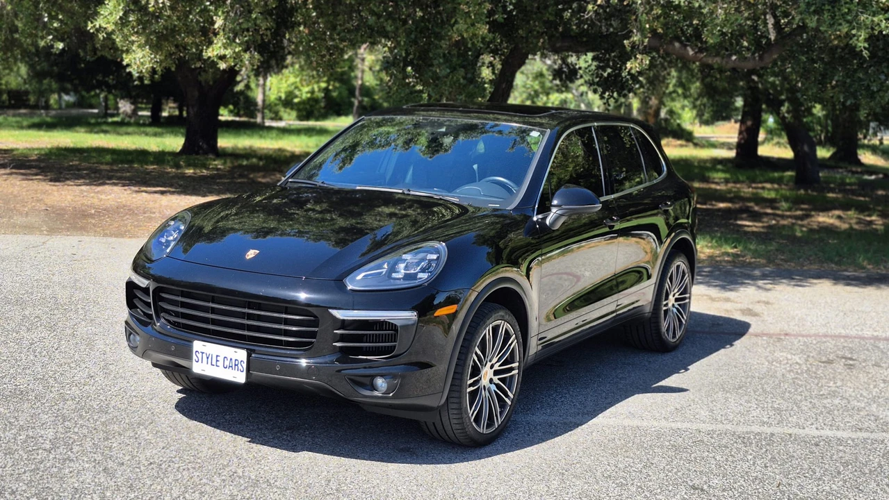 2016 Porsche 958 Cayenne S - Image 9 of 31