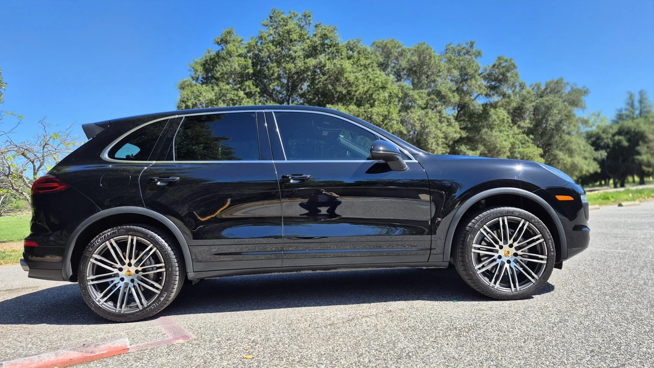 2016 Porsche 958 Cayenne S - Image 29 of 31