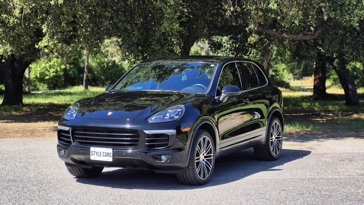 2016 Porsche 958 Cayenne S - Image 10 of 31