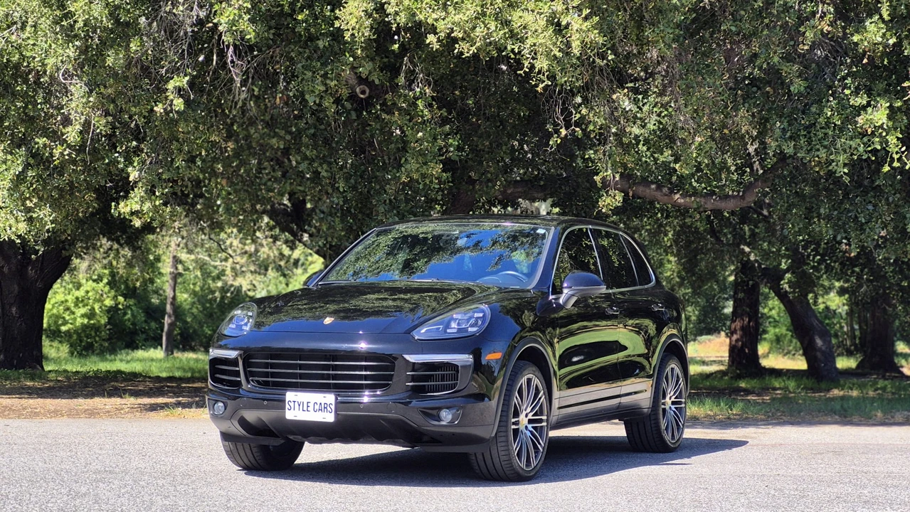 2016 Porsche 958 Cayenne S - Image 6 of 31