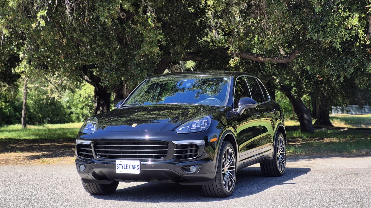 2016 Porsche 958 Cayenne S - Image 12 of 31