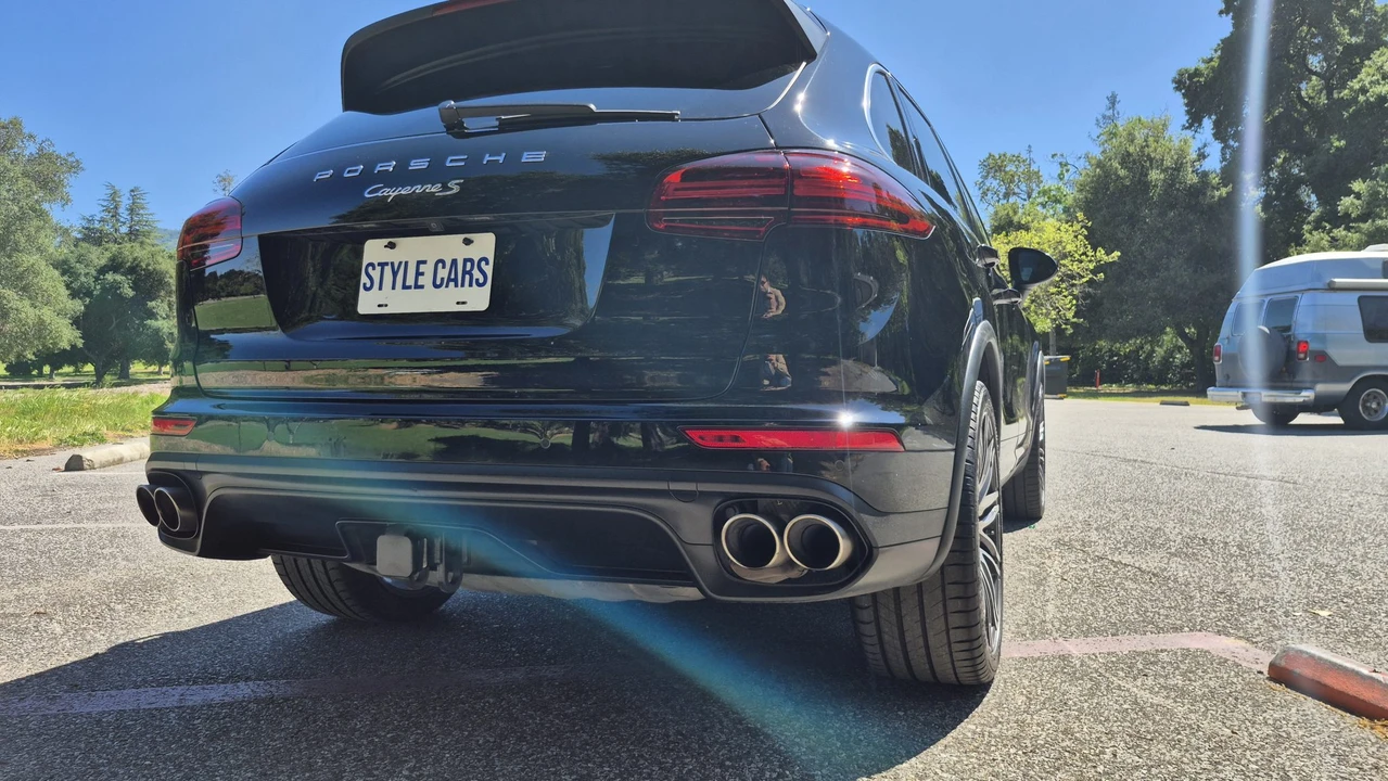 2016 Porsche 958 Cayenne S - Image 25 of 31