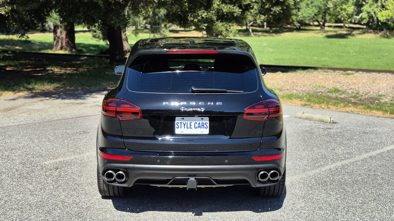 2016 Porsche 958 Cayenne S - Image 24 of 31
