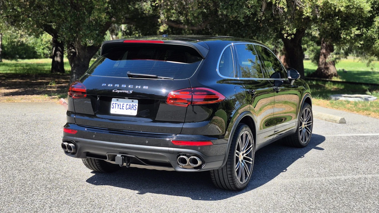 2016 Porsche 958 Cayenne S - Image 28 of 31